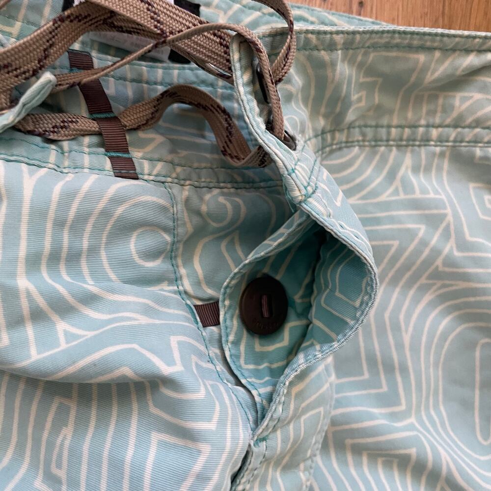 Patagonia Men's Wavefarer Board Shorts Swim Trunks 34 blue white letters beach - Picture 6 of 8